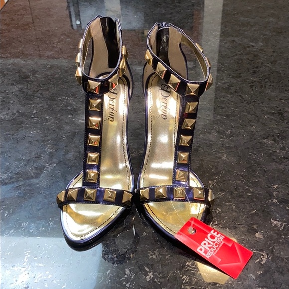 View High Heel Shoes Easy To Walk In
 Background